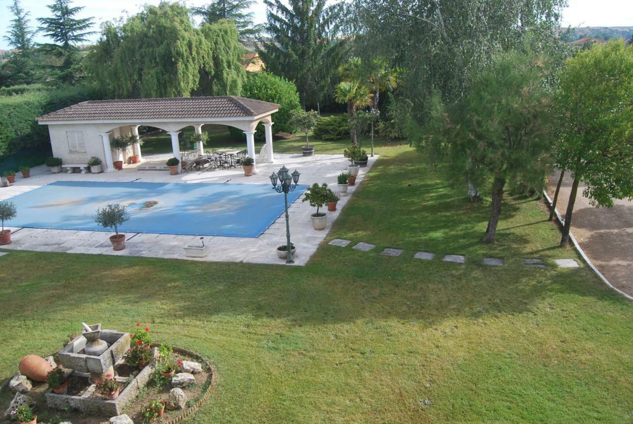 El Campillo Villa Pelabravo Luaran gambar